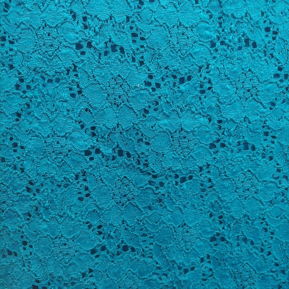 White House Black Market Lace Tank - Picture 2 of 5